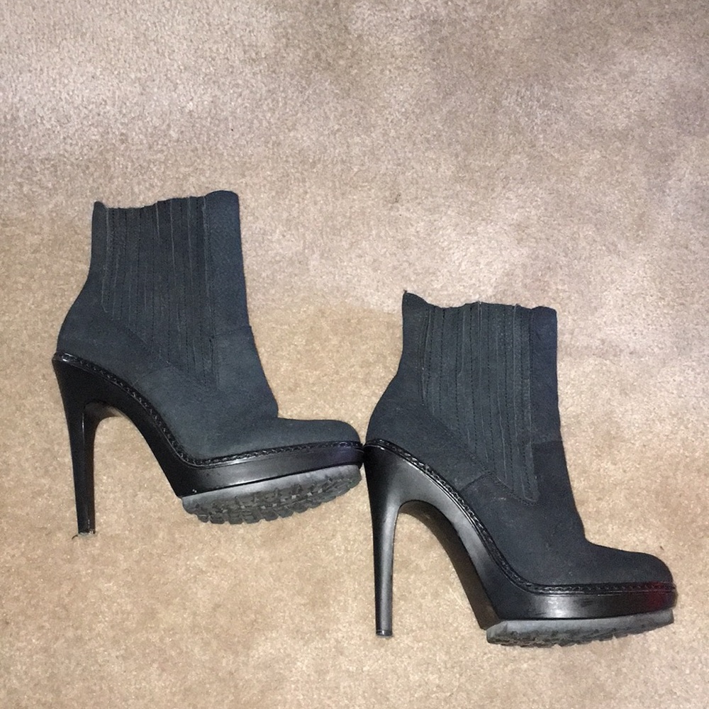 Bcbgmaxazria Black Leather Platform Euc Booties - image 7